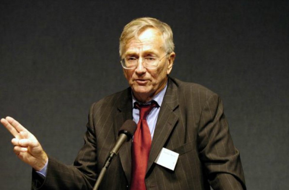 Investigativní novinář pro New York Times Seymour M. Hersh