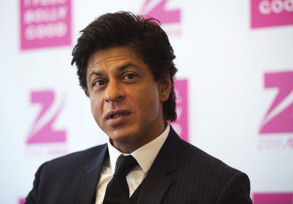 Indický krasavec Shah Rukh Khan točí v Praze film.