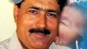 Doktor Shakil Afridi, který pomohl Američanům dopadnout Usáma Bin Ládina. Nyní je už 7 let ve vězení.
