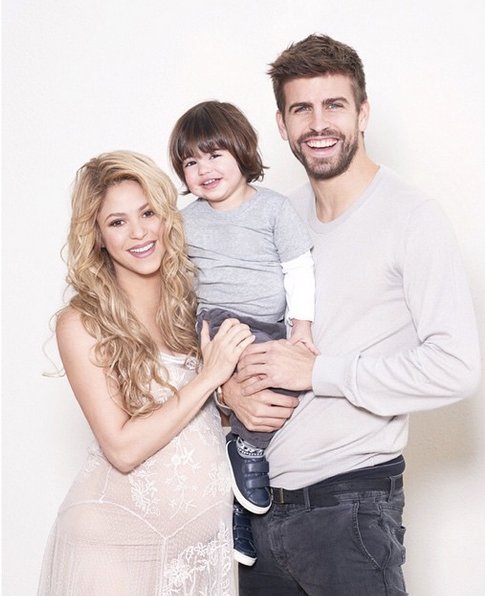 Shakira (38) je se svým partnerem fotbalistou Gerardem Piquém od roku 2010. V roce 2013 přivítali mezi sebe syna Milana a tento rok dalšího syna Sashu.