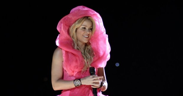 Shakira při koncertu v Monterrey