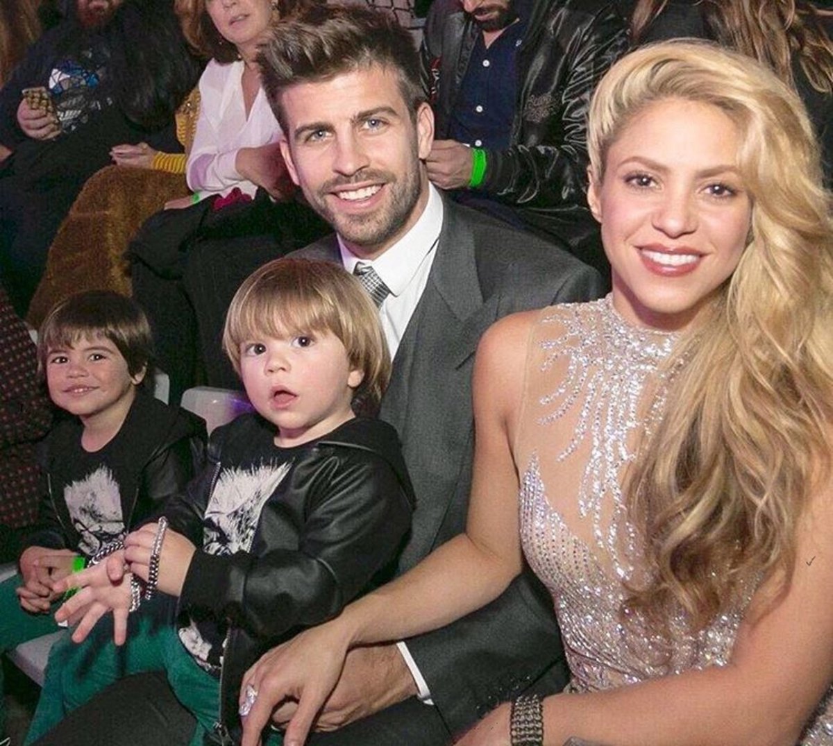 Shakira s přítelem Gerarde Piqué a syny Milanem a Saschou