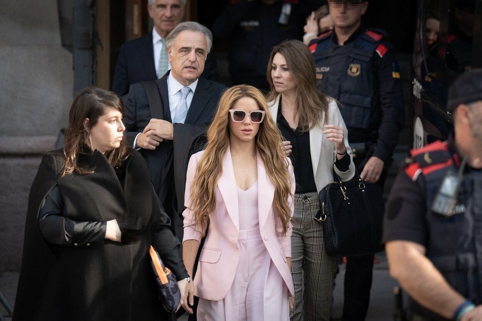 Shakira musela v Barceloně k soudu kvůli údajným daňovým podvodům.