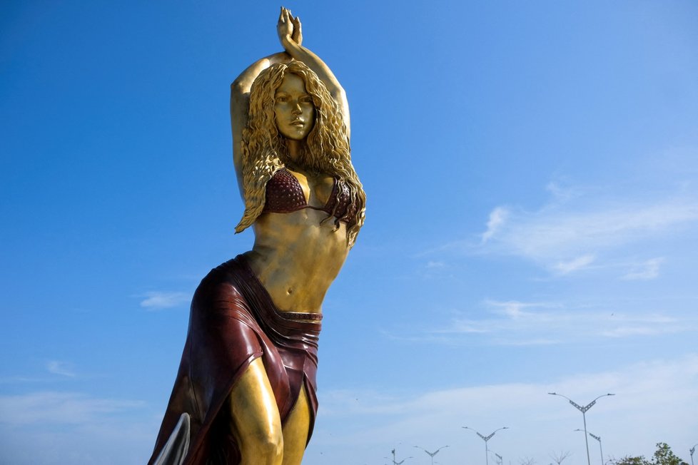 Shakira se v Kolumbii dočkala vlastní sochy v nadživotní velikosti.