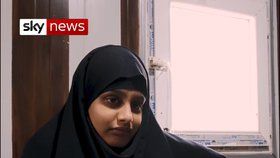 Nevěsta Islámského státu Shamima Begumová (19) poprvé promluvila po porodu svého třetího dítěte. Dívka tvrdí, že 4 roky v Sýrii strávila jako „žena v domácnosti“ a nikdy se nedopustila žádného zločinu. Lidé by s ní prý měli soucítit a umožnit jí návrat do rodné Anglie.