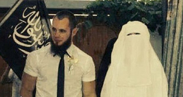 Deník džihádistovy nevěsty: Doktorka opustila svůj život, aby si vzala teroristu!