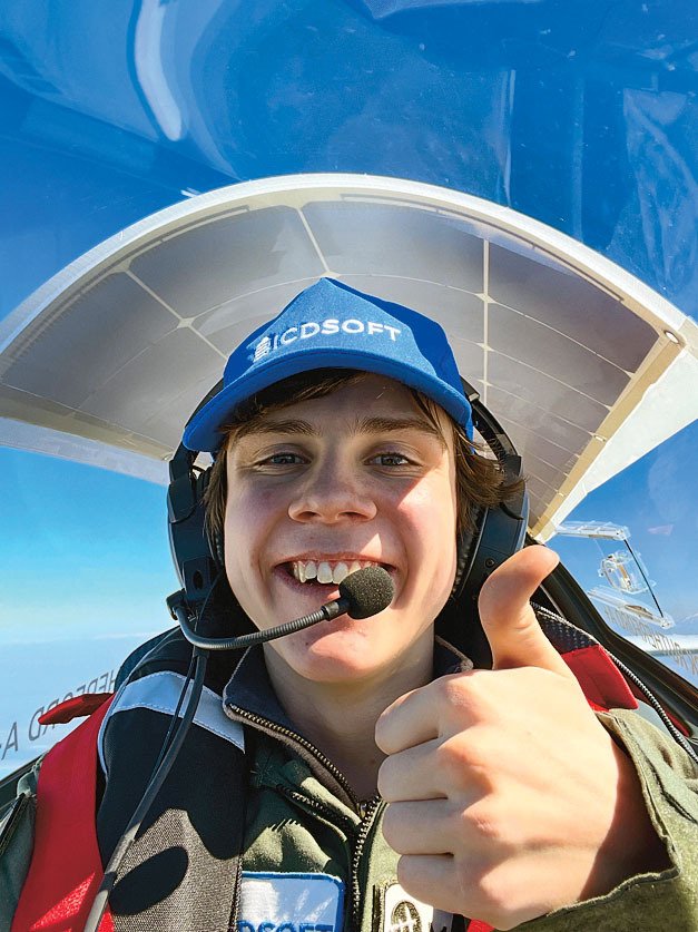 Sam Rutherford Ultra Kolem světa v ultralightu: Česko-slovenský Shark překonal rekordy ...