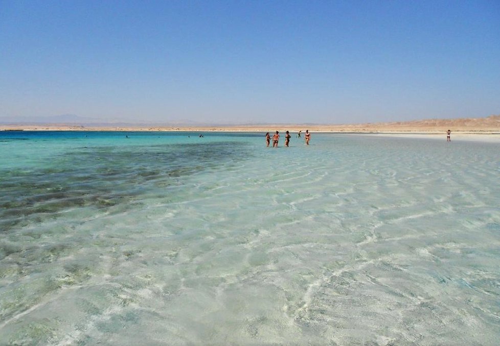 Egypt je oblíbenou dovolenkovou destinací Čechů díky krásným plážím a podmořskému životu. (ilustrační foto)