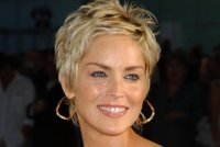 Sharon Stone zaplatí za zlomenou nohu 4 miliony