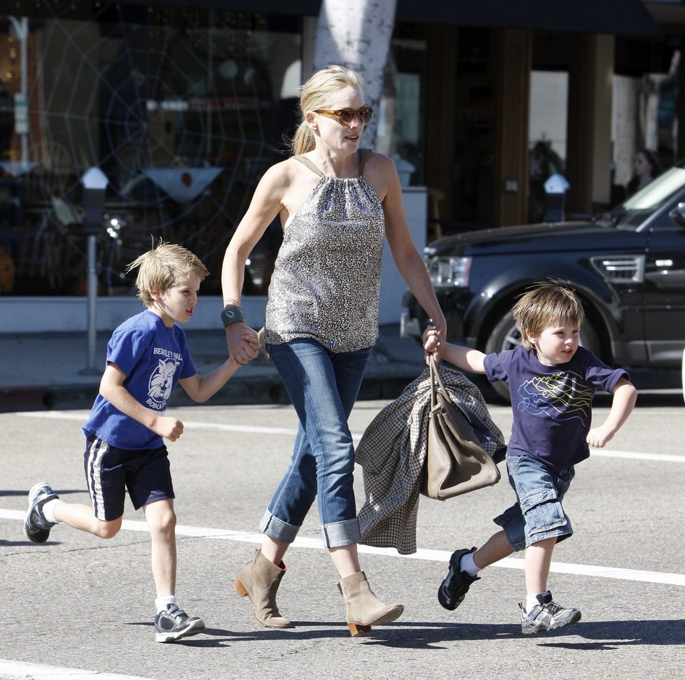 Sharon se svými syny Lairdem a Quinnem