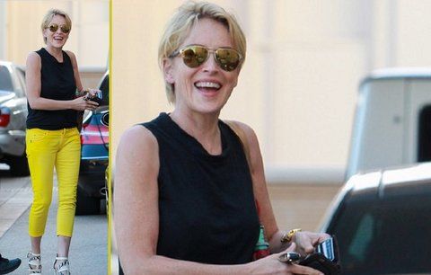 Styl podle celebrit: Sharon Stone v kanárkově žlutých kalhotách