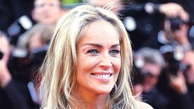 Sharon Stone strávila v kómatu několik dní. Ochrnula jí tvář, znecitlivěla noha a částečně ztratila sluch. A přesto neztratila optimismus: "Všechno, co jsem si prožila, mě posílilo!