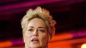 Herečka Sharon Stone má fibroidní nádor na děloze.