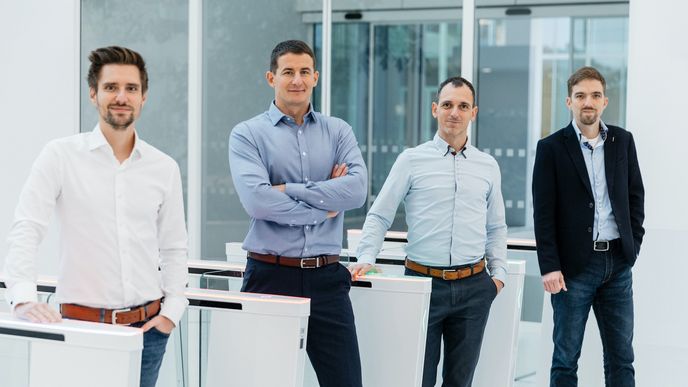 Zakladatelé startupu Sharry Jakub Řezníček, Vladimír Cibulka, Michal Čeřovský a Josef Šachta