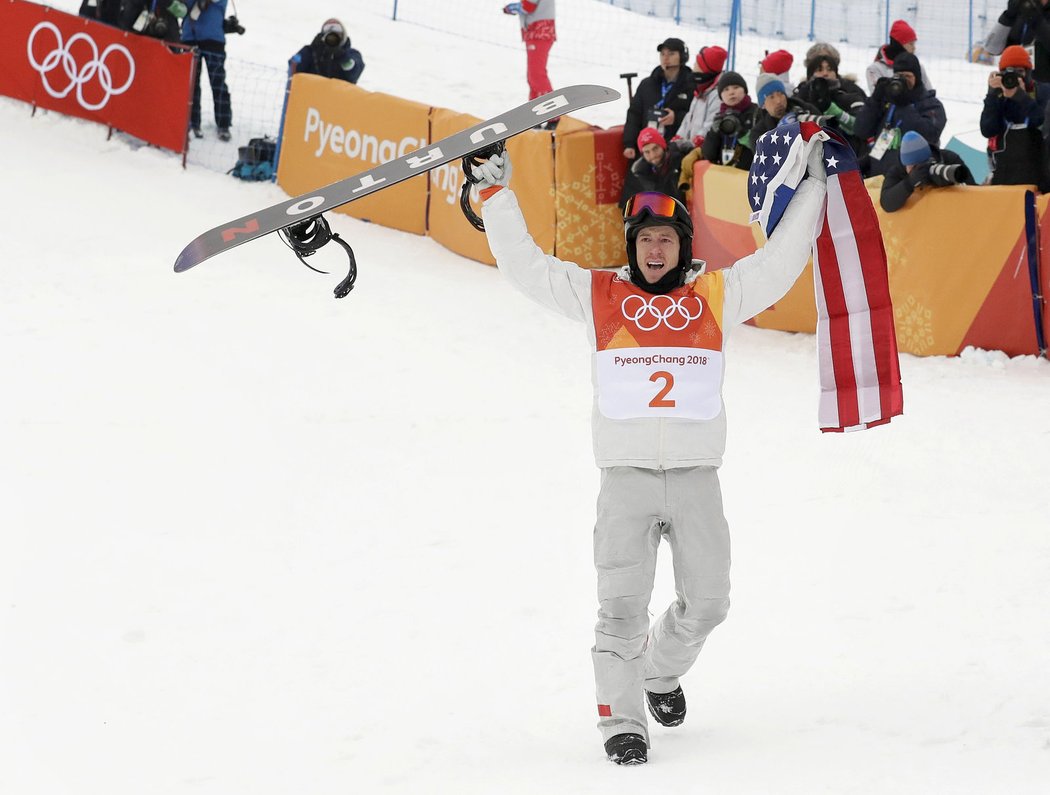 Shaun White předvedl parádní výkon a zaslouženě slaví