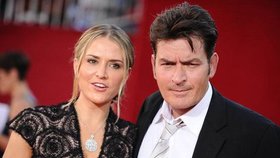 Charlie Sheen a Brooke Mueller takhle blízko už u sebe nikdy nebudou. Sheen se k Mueller nesmí přiblížit na méně jak sto yardů.