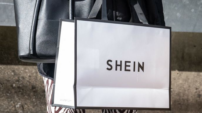 Čínská společnost Shein chce vstoupit na akciový trh ve Spojených státech.