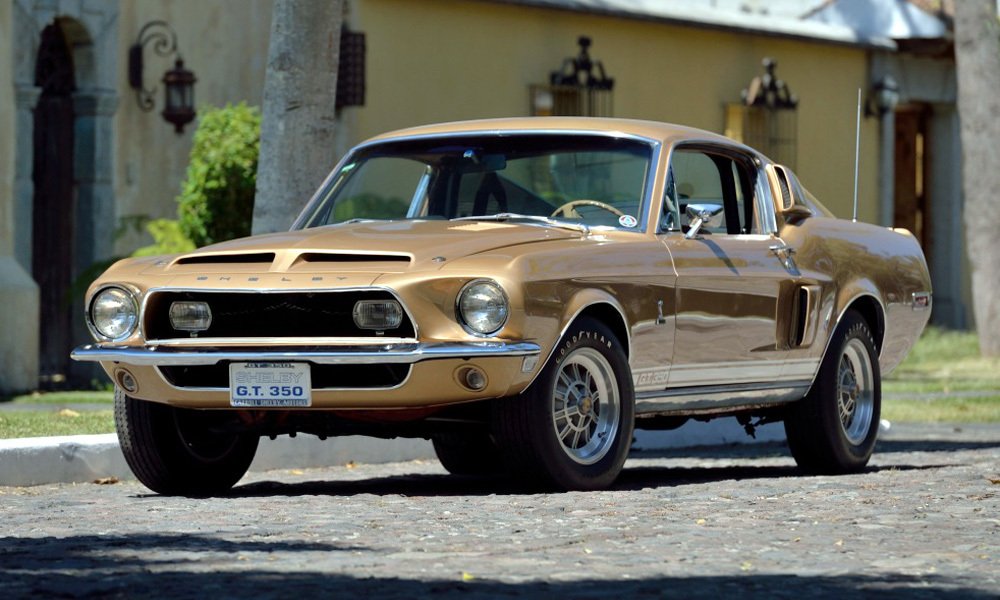 Shelby Cobra GT 350 se od roku 1968 vyráběla ve Fordově továrně v Los Angeles a v Ionii (Michigan).