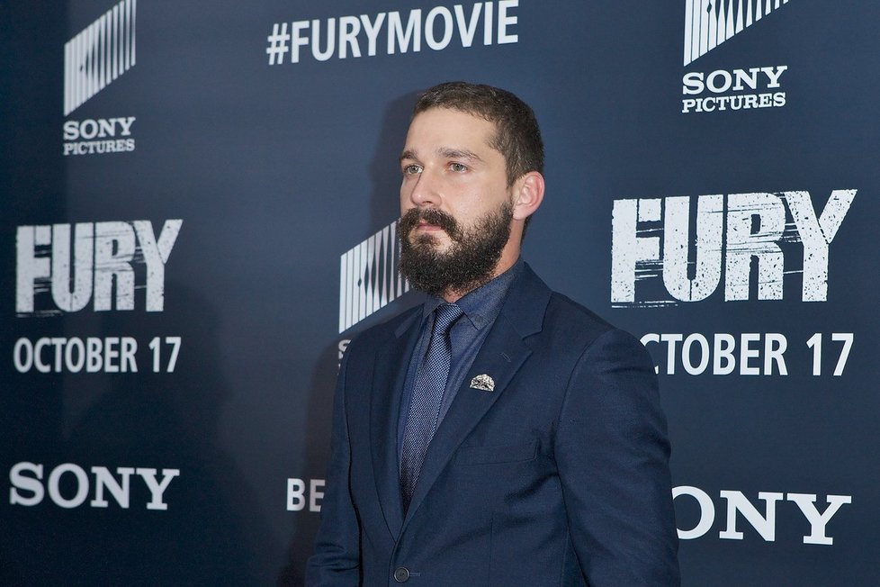 Shia LaBeouf s plnovousem.