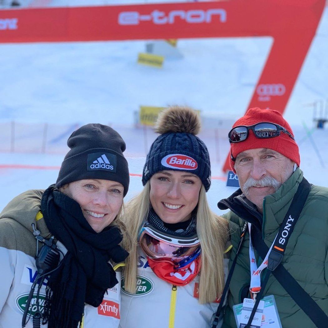Nejlepší lyžařska současnosti Mikaela Shiffrinová se jen těžko vyrovnává s nečekanou ztrátou milovaného tatínka Jeffa!
