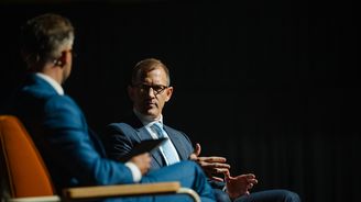 Konec katarské éry v Sainsbury’s. Křetínský s Tkáčem přebírají otěže Konec katarské éry v Sainsbury’s. Křetínský s Tkáčem přebírají otěže