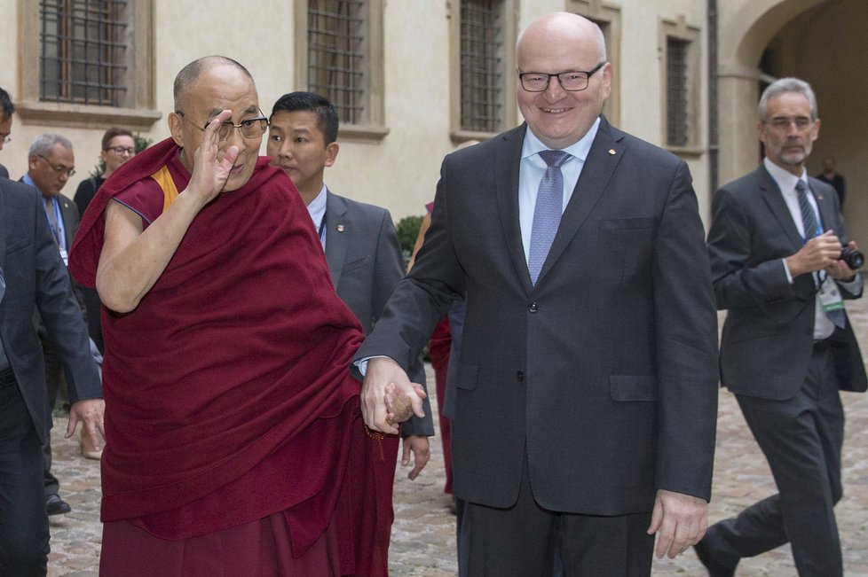 Ministr kultury Daniel Herman se setkal s tibetským duchovním vůdcem 14. dalajlamou.