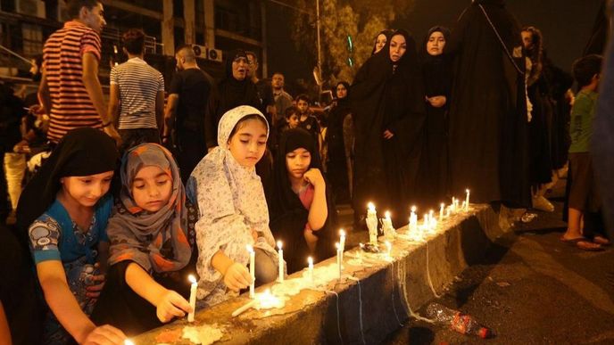 Shromáždění za obětí útoku v Bagdádu, nejhoršího od roku 2003