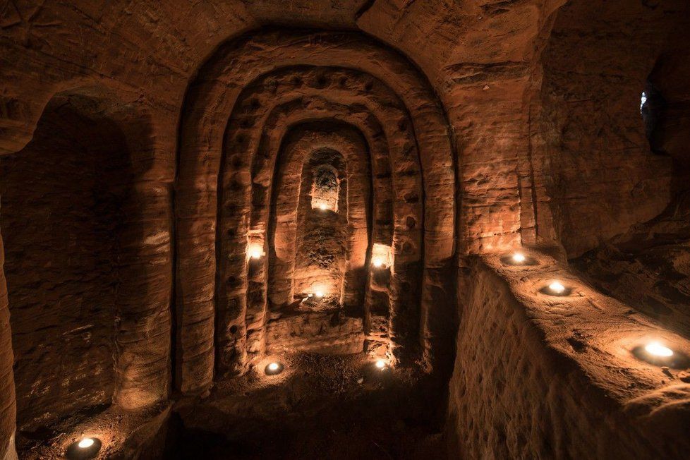 Podzemí farmy v anglickém hrabství Shropshire skrývá chrám, který zřejmě sloužil k rituálům černé magie.