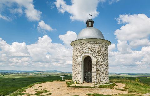 Za sluncem a červeným vínem na Velkopavlovicko!