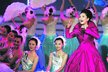 Sladké balady o velikosti Číny a strastech života čínského rolníka. To je repertoár zpěvačky a první dámy Pcheng Li-jüan.