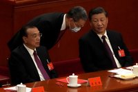 Otřes mezi čínskými komunisty: Premiér vypadne z vedení strany, ztratí tak i svou funkci