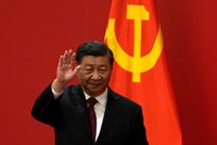 Čínský prezident Si Ťin-pching posiluje moc, potřetí povede komunisty. Putin gratuluje