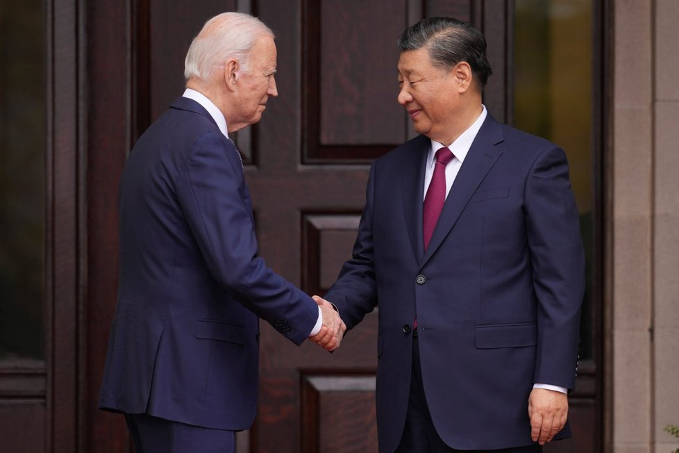 Schůzka amerického prezidenta Joea Bidena a čínského prezidenta Si Ťin-pchinga (16. 11. 2023)