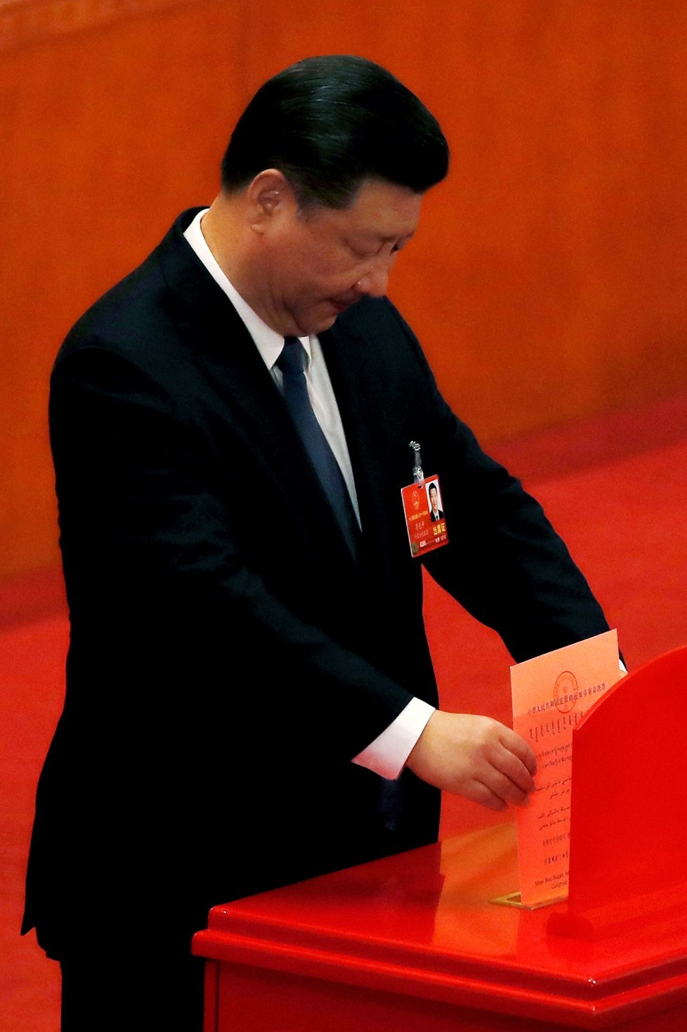 Poslanci před týdnem schválili návrh, kterým se do ústavy zakotvily myšlenky Si Ťin-pchinga o socialismu čínského typu v nové éře.