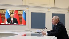 Putin pozval do Moskvy Si Ťin-pchinga: „Těšíme se, milý příteli.“ Čína naplno podpoří agresi Rusů?