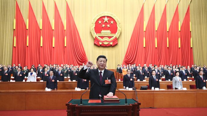 Soudruh Si Ťing-pching byl v sobotu opět zvolen čínským prezidentem. 