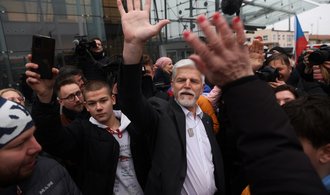 Petr Pavel vyrazil do Ostravy, na prezidentského kandidáta čekaly na náměstí tisíce lidí