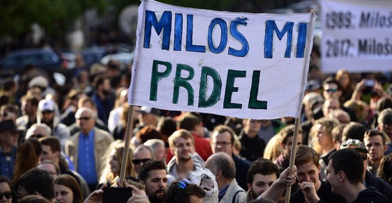 Proč? Proto! Demonstrace nebude prvním protestem proti tomu, jak v politice postupují Miloš Zeman a Andrej Babiš