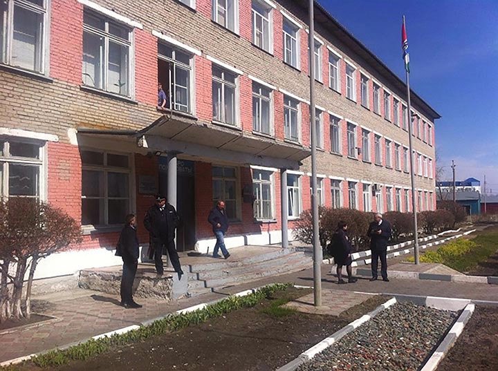 V sibiřské škole se střílelo. Tři studenti byli zraněni, střelec spáchal sebevraždu.