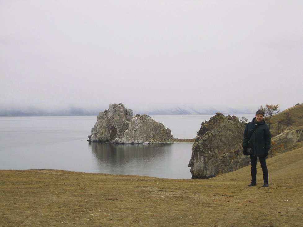 Ostrov Olkhon na Bajkalu se šamanskými kameny