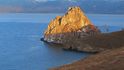 Bajkal je nádherné jezero, nejstarší a nejhlubší na Zemi. Jeho voda se ale pít nedá.
