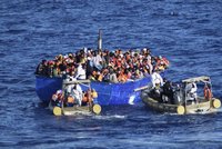Čtvrt milionu uprchlíků čeká na cestu do Evropy jen v Libyi, tvrdí zmocněnec OSN