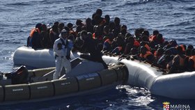 Bezmála čtvrt milionu uprchlíků čeká na cestu do Itálie, tvrdí zmocněnec OSN.