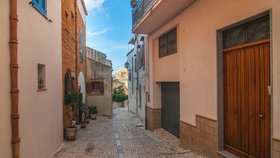 V sicilském městečku Sambuca rozjeli rozprodej 16 kamenných domů, vyvolávací cena byla 1 euro