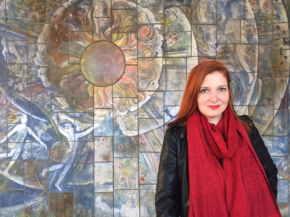 Alena Pechátová se k rozhovorům s obyvateli ďáblického sídliště dostala skrze svou snahu zaznamenat mizející umělecká díla.