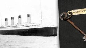 Klíček z Titanicu se prodal za 2,6 milionu korun. Patřil utonulému stevardovi.