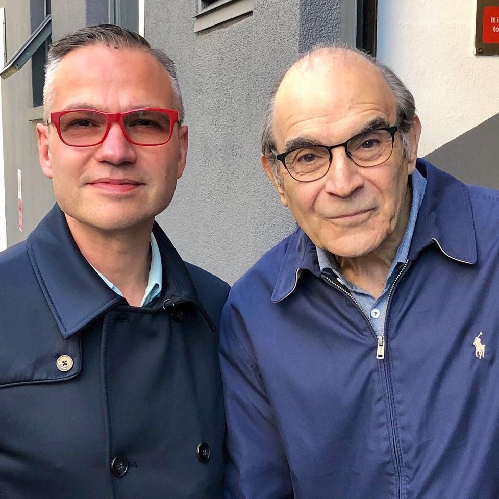 Janis Sidovský a David Suchet