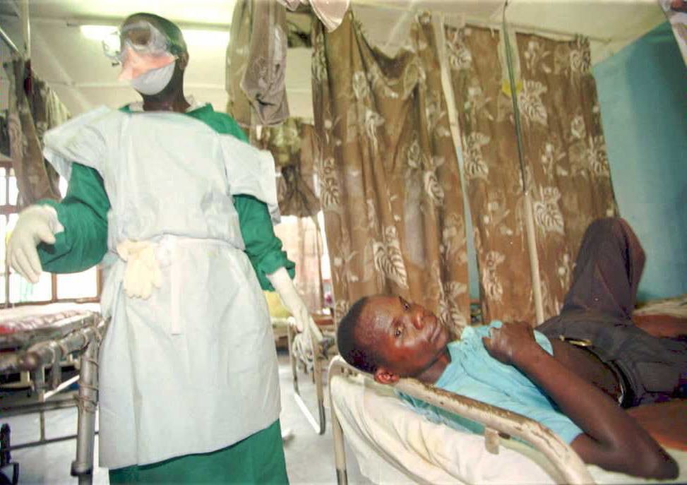 Smrtící nemoc ebola opět řádí v Sieře Leone. Tisíce lidí jsou zavřené v karanténě.