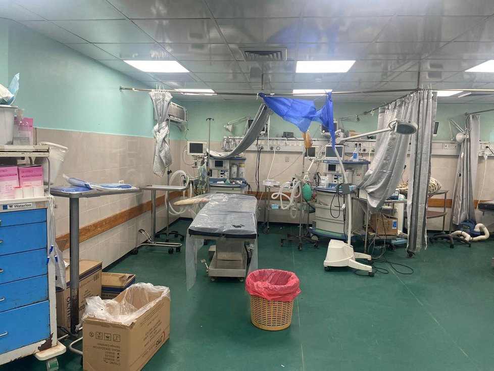 Zásah Izraelců v nemocnici Šífa v Pásmu Gazy (15. 11. 2023)