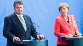 Německá kancléřka Angela Merkelová a vicekancléř Sigmar Gabriel